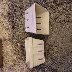 Housewares Incorporated. White. Ceramic Berry containers. (Set of 2)